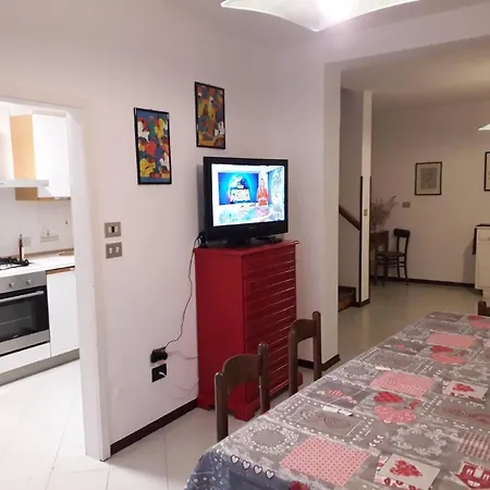 In Mit Terrasse Holiday home Marano Lagunare